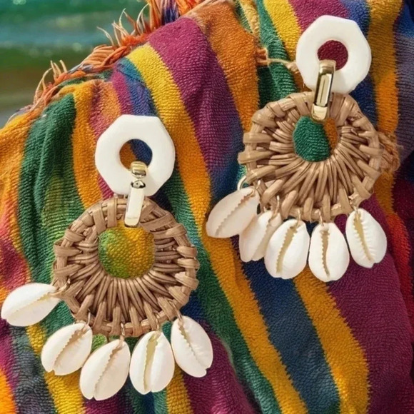 🆕️ Boho Chic Rattan Shell Earrings 18K Gold Plated Summer Beach Themed Vibes - Picture 9 of 9